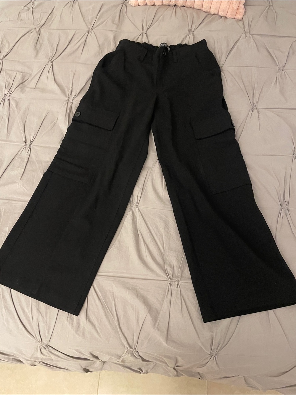 Liverpool. Wide-Leg Cargo Pants - Black